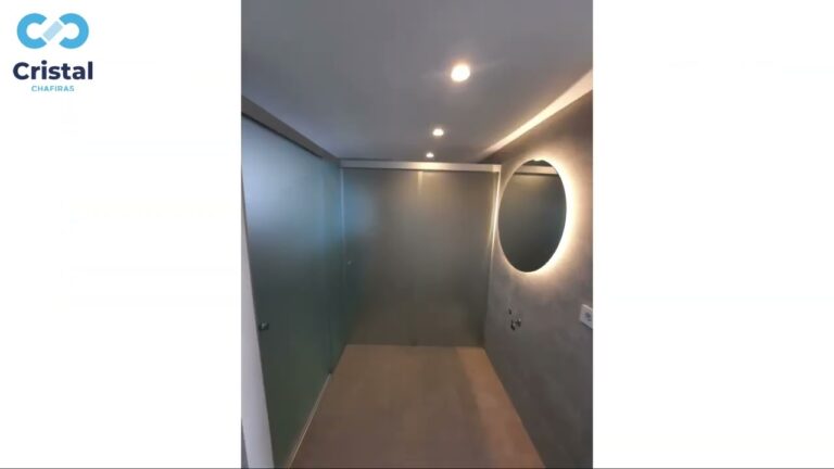 Innovaci&oacute;n en Ba&ntilde;os Modernos: Espejos Iluminados como Elemento Clave